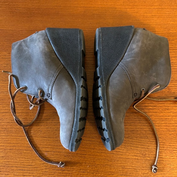 Sperry Gray Ankle Boots - Picture 7 of 7